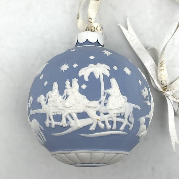 Boule de Noël Wedgwood Jasperware